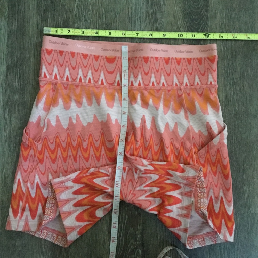 Outdoor Voices TechSweat 5" Thrive Shorts in Grapefruit Helios - Picture 11 of 12